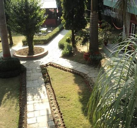 Nepal Guest House Pokhara Exterior photo